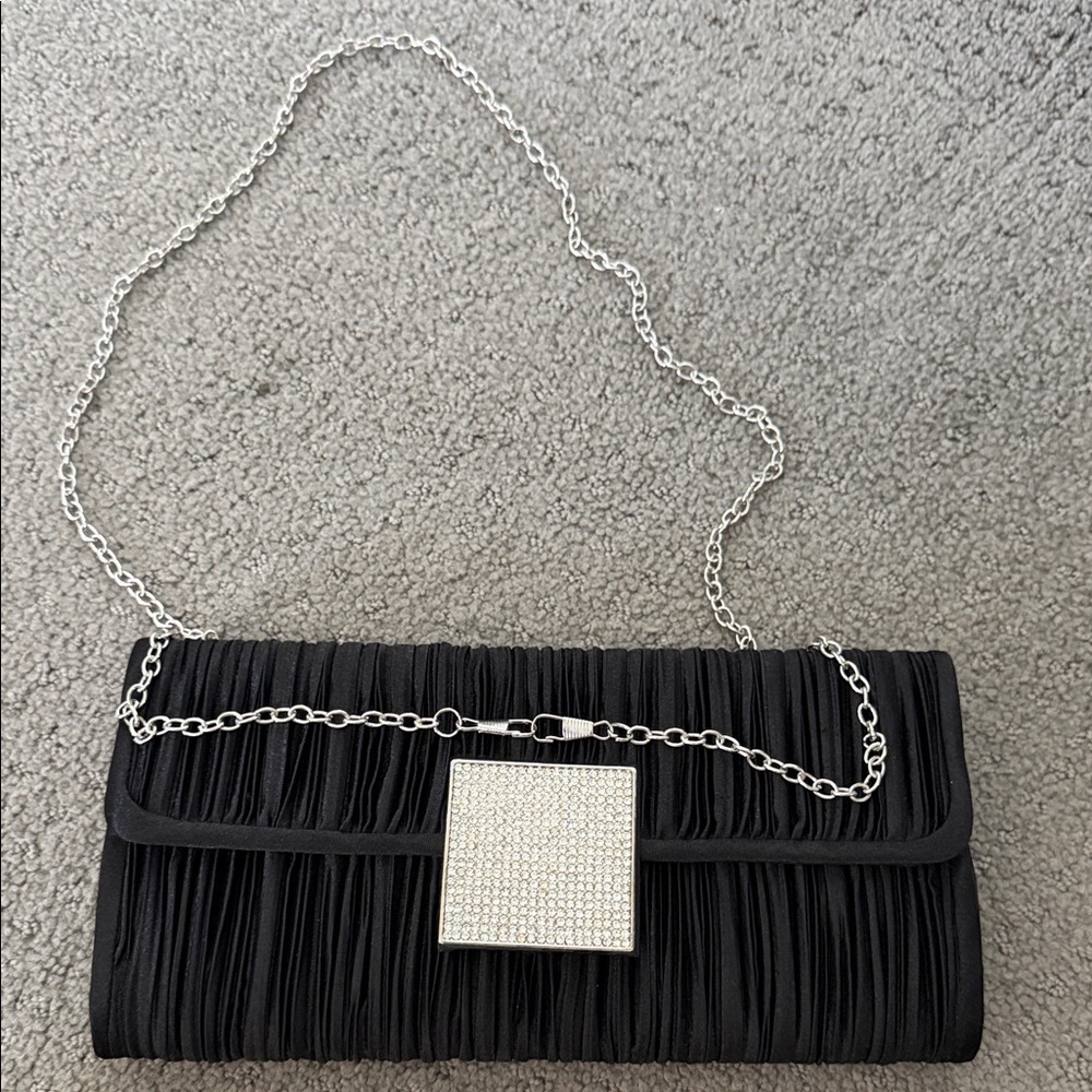 Elegant Black Evening Clutch with Silver Chain